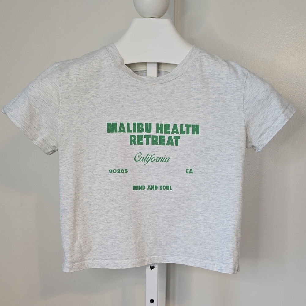 Princess Polly Malibu Healh Retreat Light Grey Graphic Tee Sz 4 Small - Picture 2 of 8